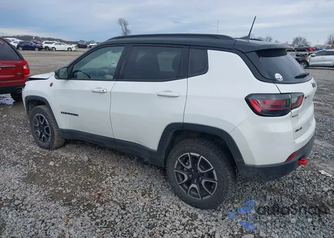 2025 Jeep Compass Trailhawk 4X4 из США, поврежденный, VIN 3C4NJDDN0ST536484